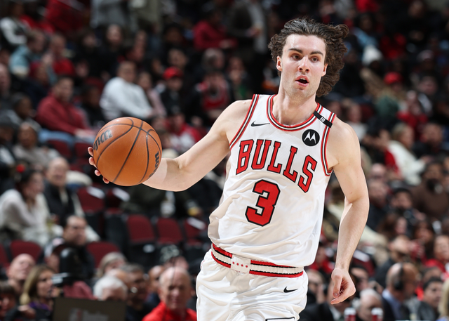 赛事直播-公牛vs勇士前瞻：公牛6连败状态低迷，勇士背靠背冲两连胜